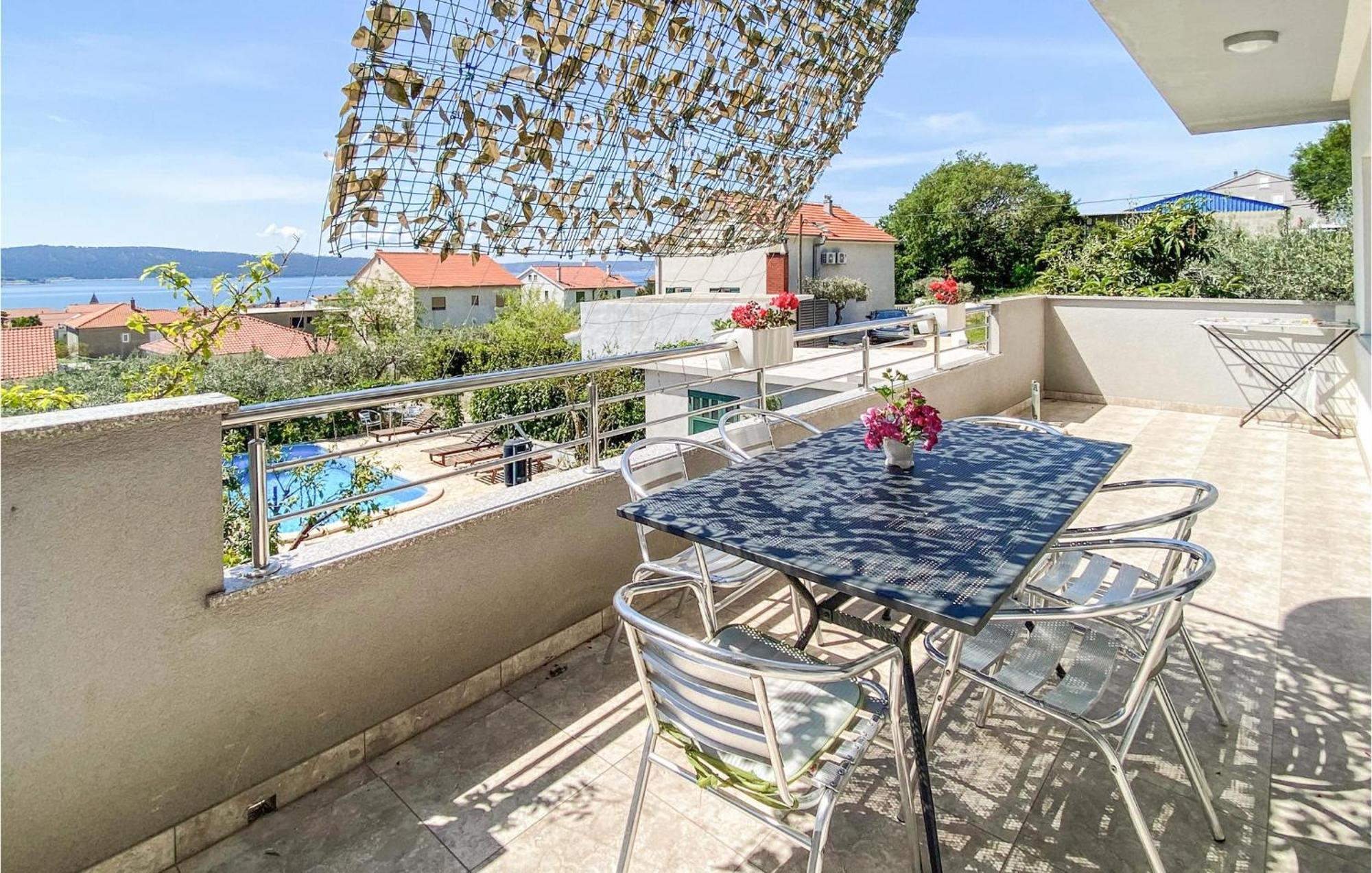 Amazing Apartment In Kastel Sucurac With Kitchen Kaštela Buitenkant foto