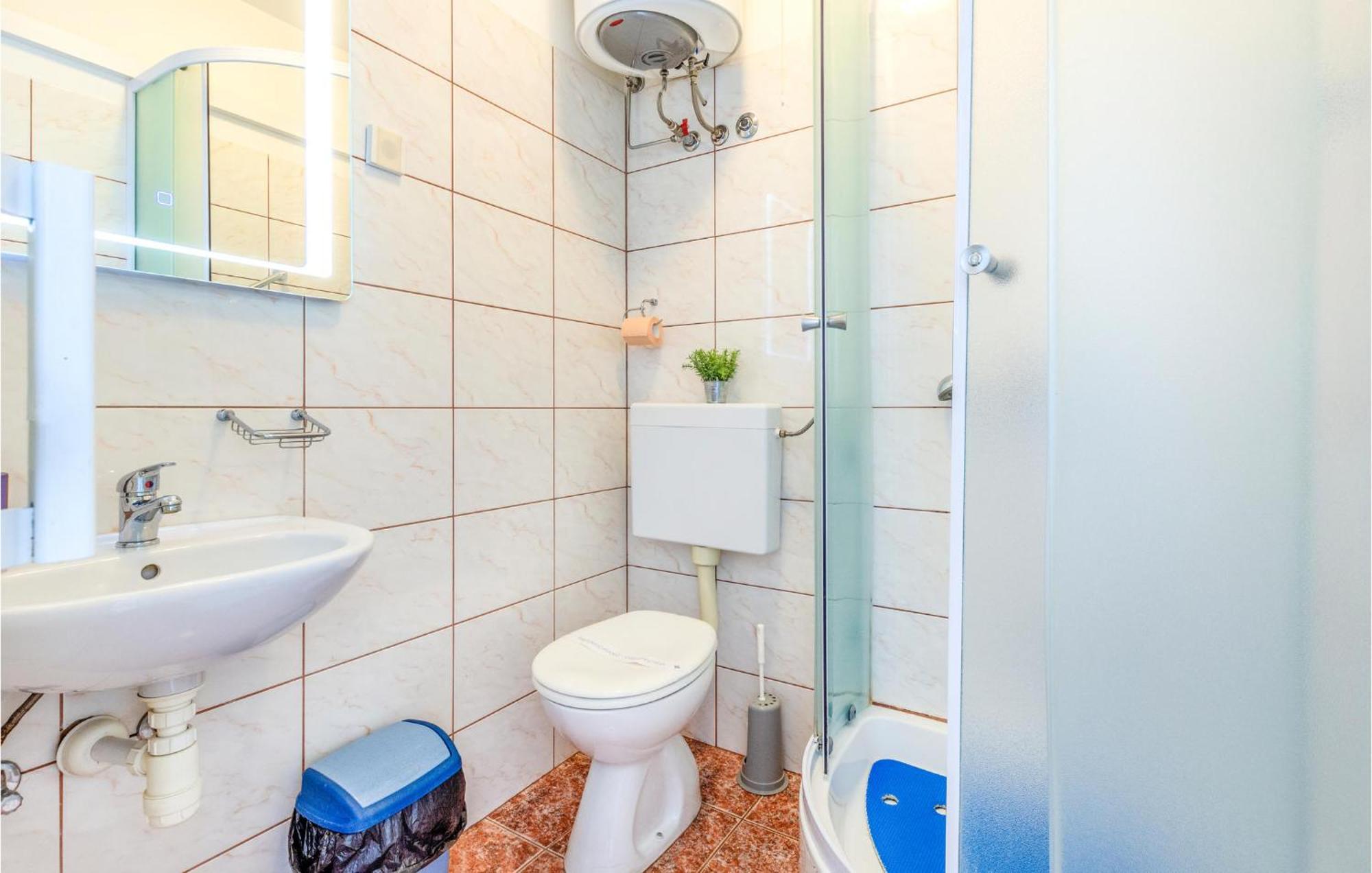 Amazing Apartment In Kastel Sucurac With Kitchen Kaštela Buitenkant foto